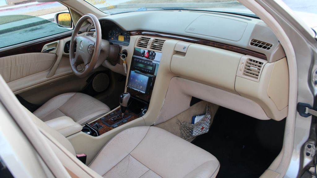 2001 Mercedes-Benz E-Class Image 17