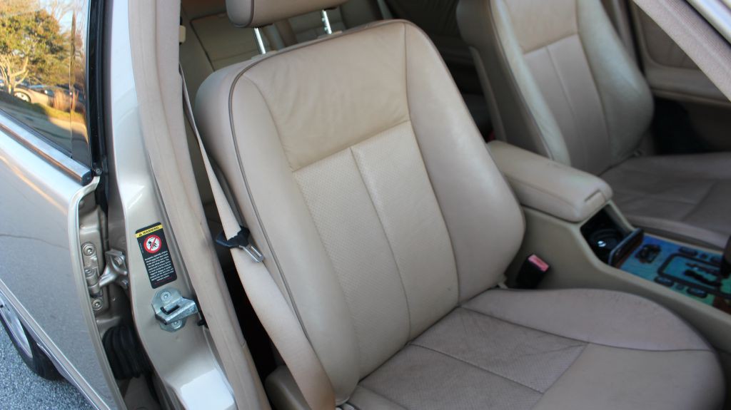 2001 Mercedes-Benz E-Class Image 19