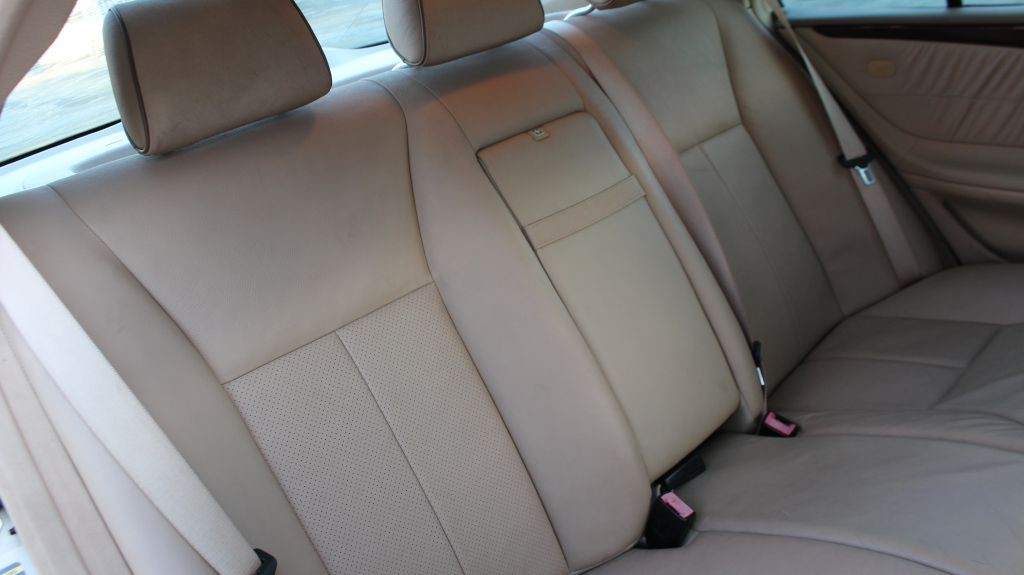 2001 Mercedes-Benz E-Class Image 20