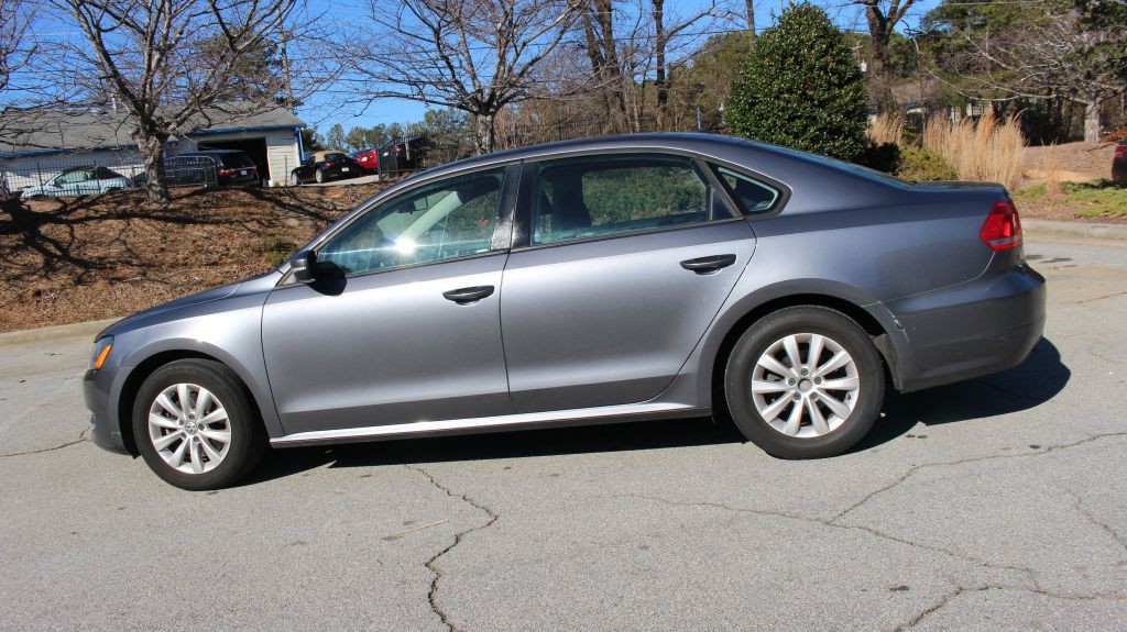 2013 Volkswagen Passat Image 2