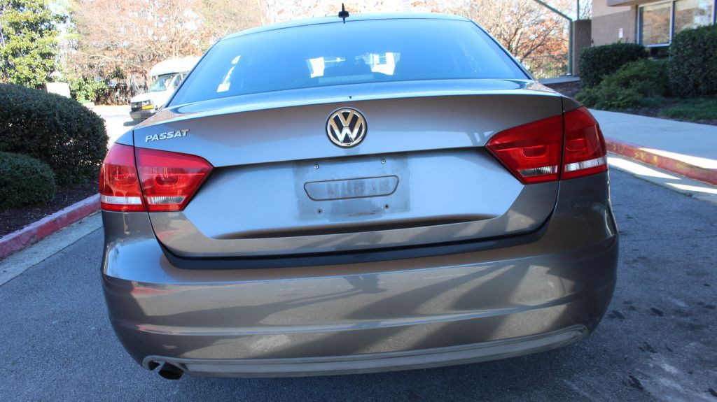 2013 Volkswagen Passat Image 12