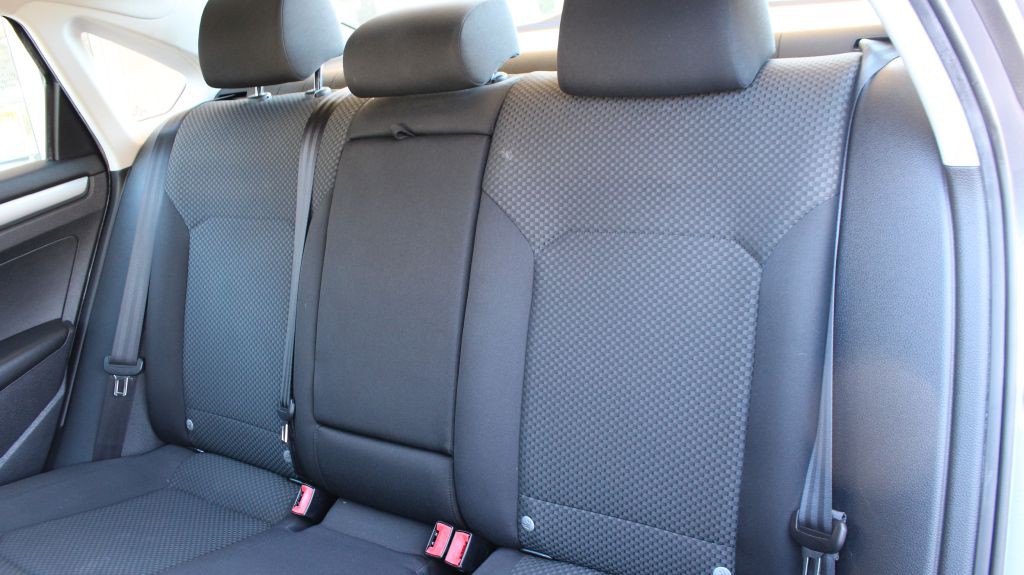 2013 Volkswagen Passat Image 21