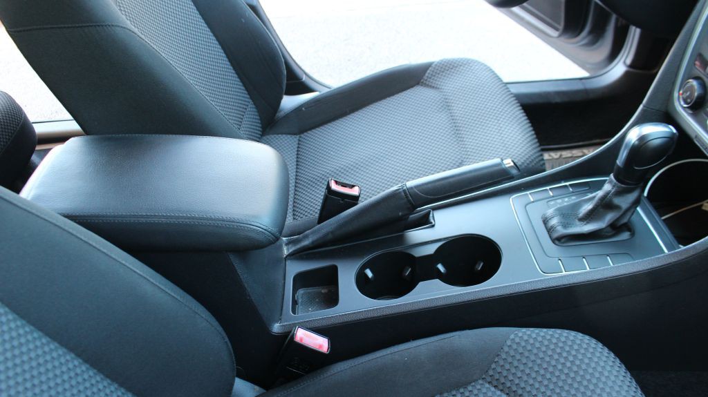 2013 Volkswagen Passat Image 25