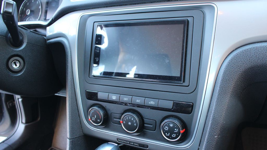 2013 Volkswagen Passat Image 26