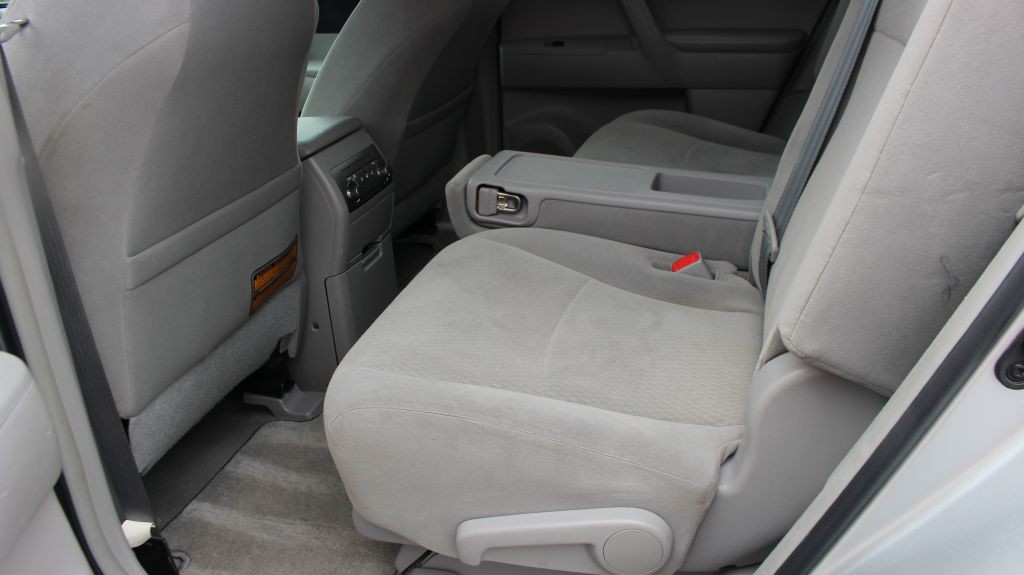 2010 Toyota Highlander Image 11