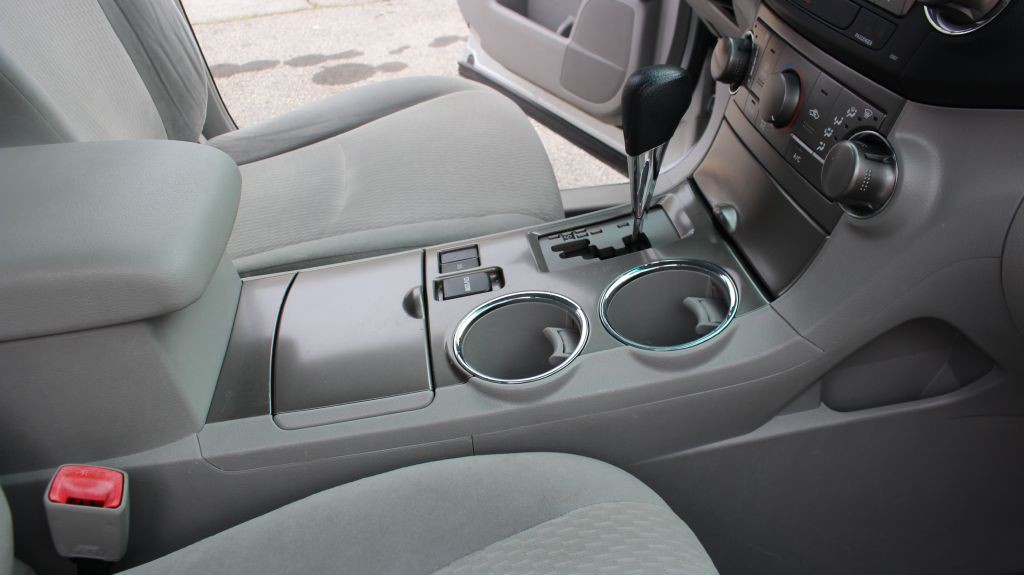 2010 Toyota Highlander Image 19