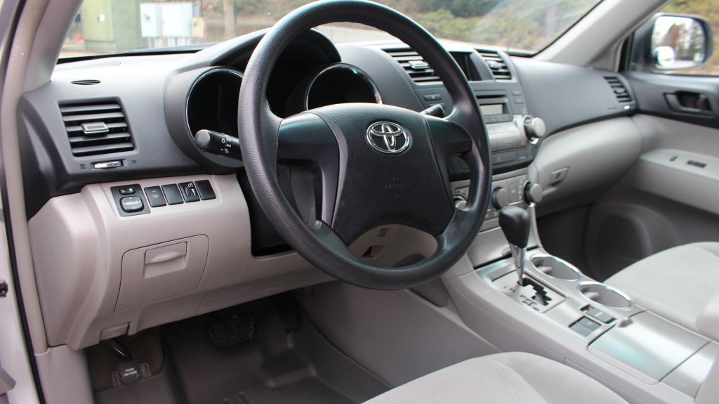 2010 Toyota Highlander Image 8