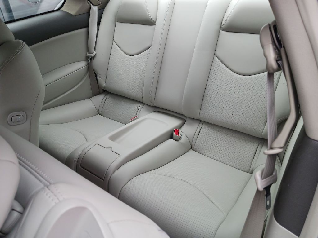 2010 INFINITI G37 Image 5