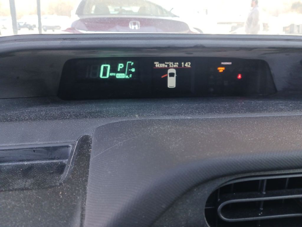 2013 Toyota Prius Image 3