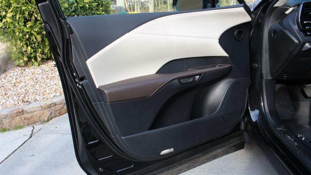 2026 Lexus RX Image 21