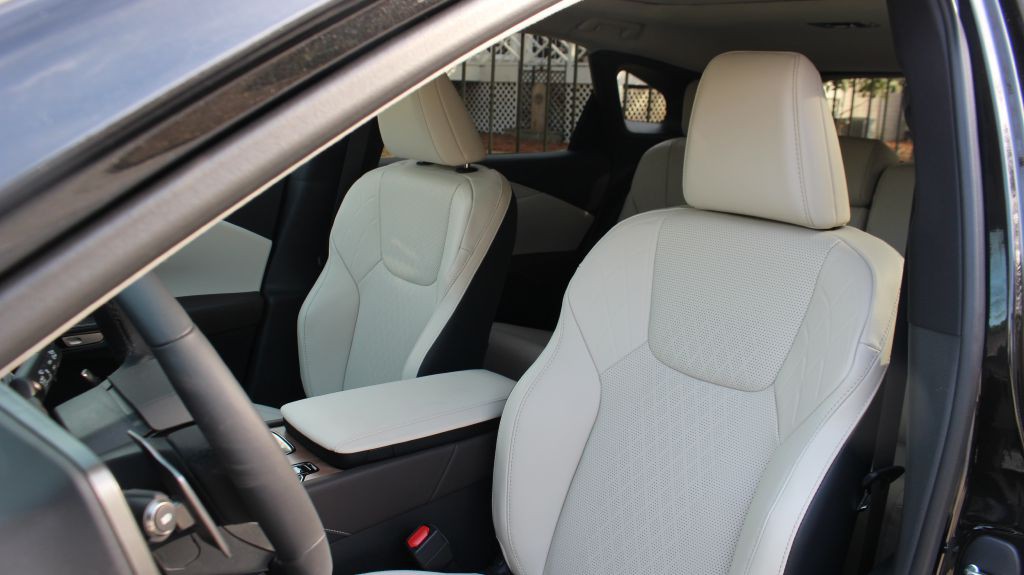 2026 Lexus RX Image 22