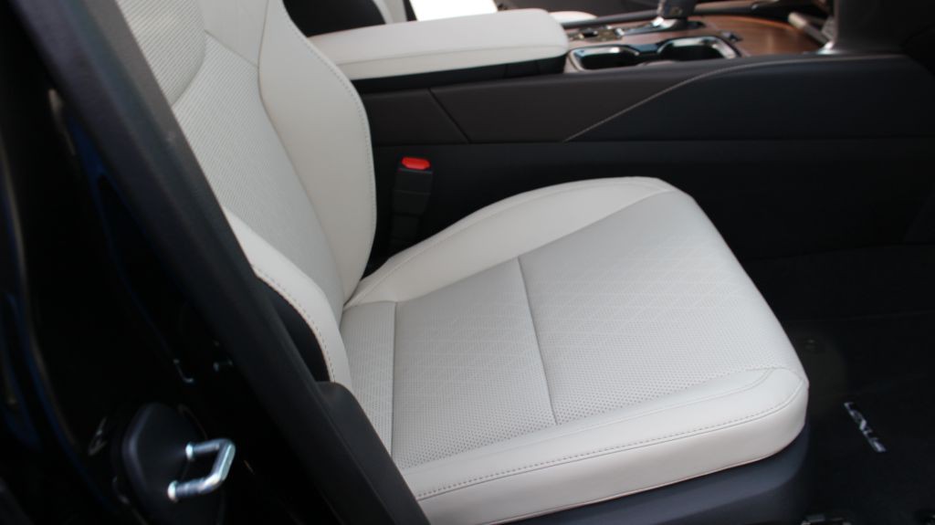 2026 Lexus RX Image 37