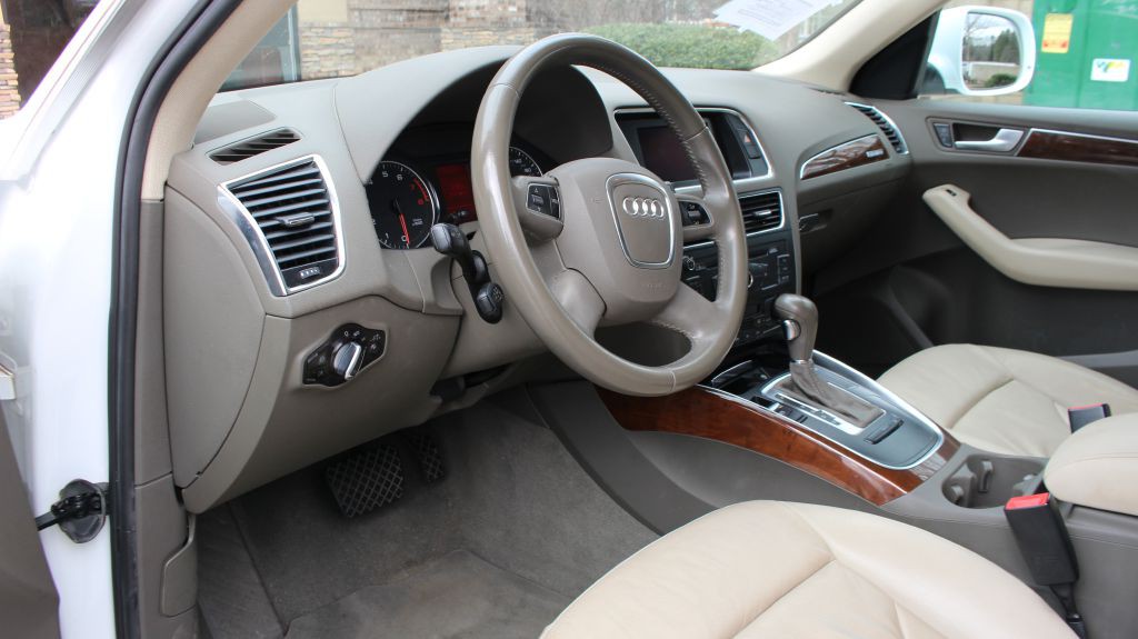 2010 Audi Q5 Image 11