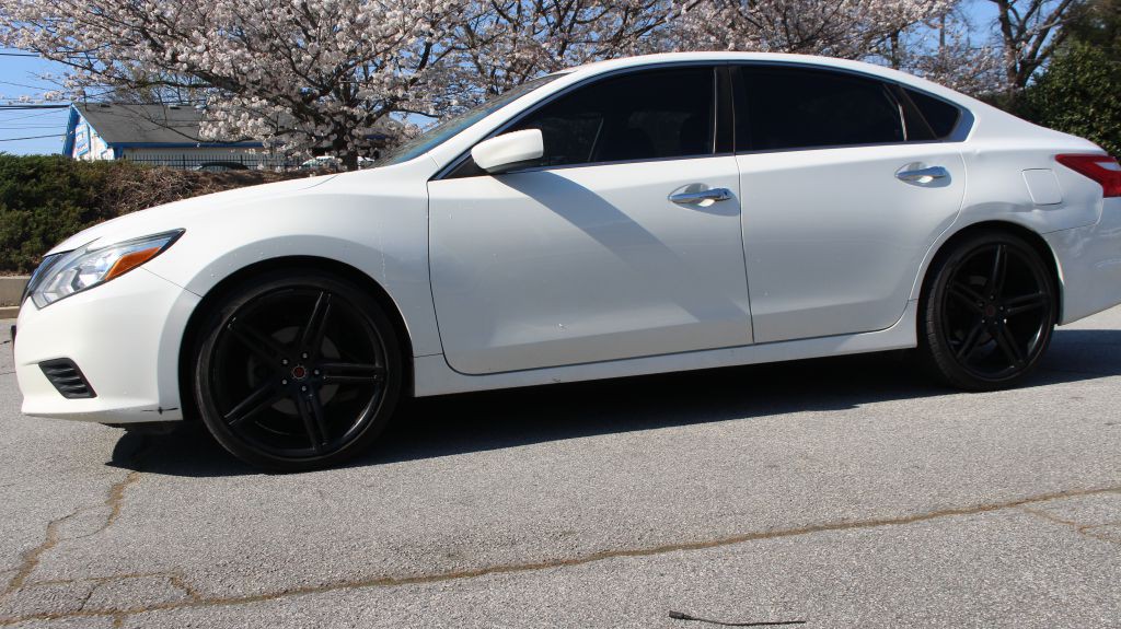 2016 Nissan Altima Image 1