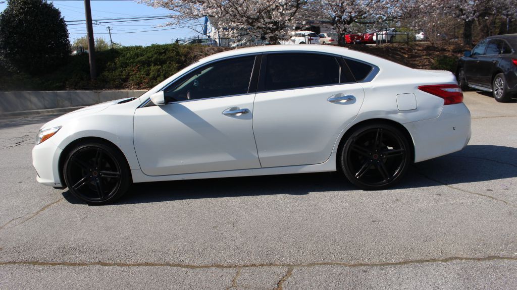 2016 Nissan Altima Image 2
