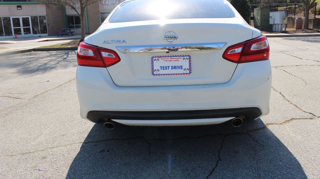 2016 Nissan Altima Image 5