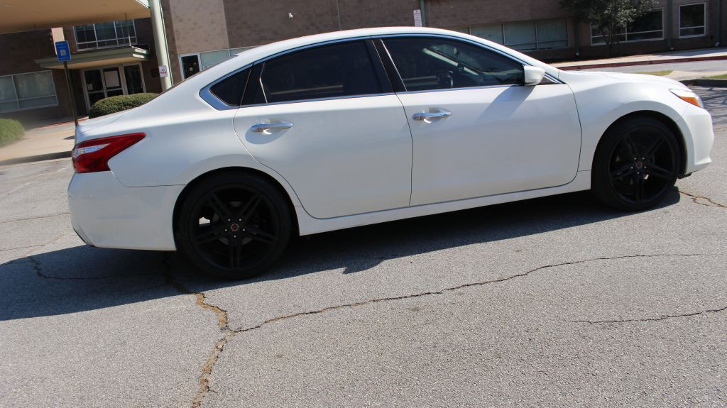 2016 Nissan Altima Image 7