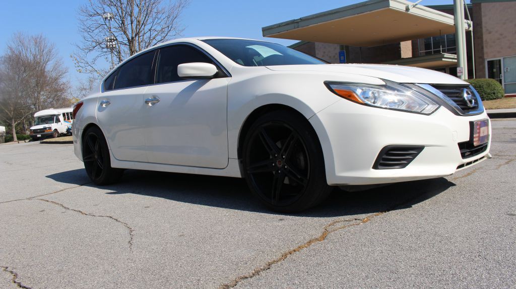 2016 Nissan Altima Image 8