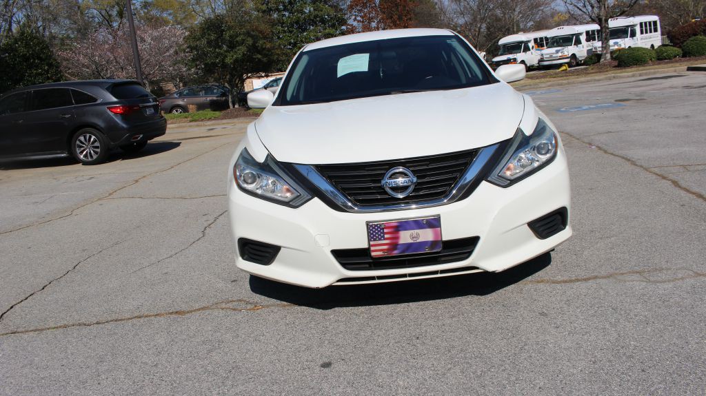 2016 Nissan Altima Image 9