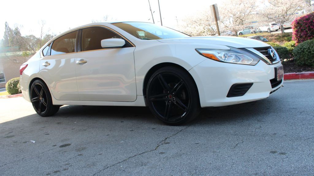 2016 Nissan Altima Image 12