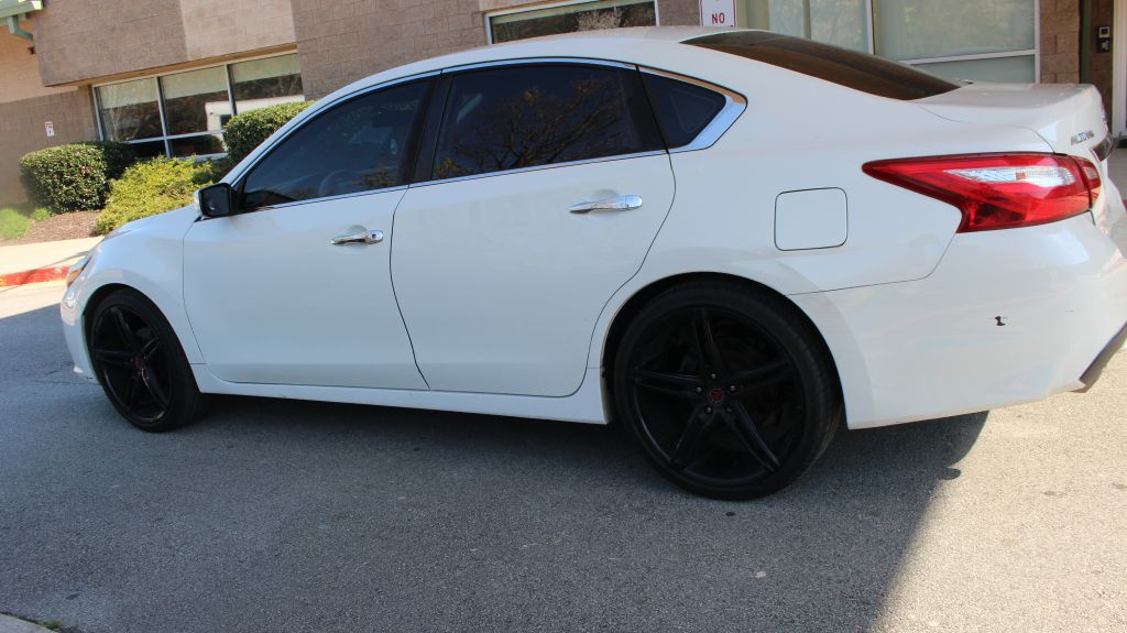 2016 Nissan Altima Image 14