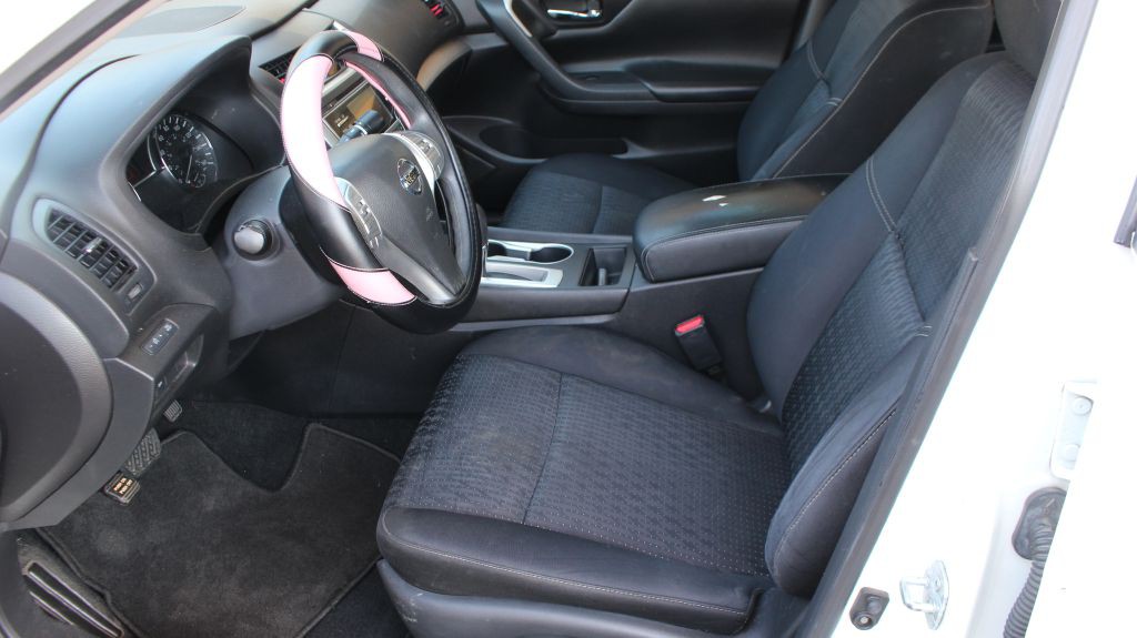 2016 Nissan Altima Image 16