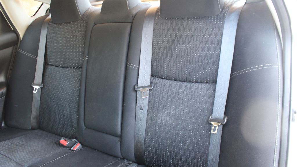 2016 Nissan Altima Image 18
