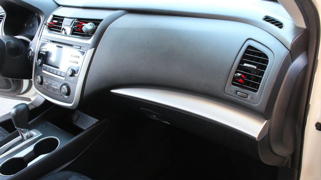 2016 Nissan Altima Image 20