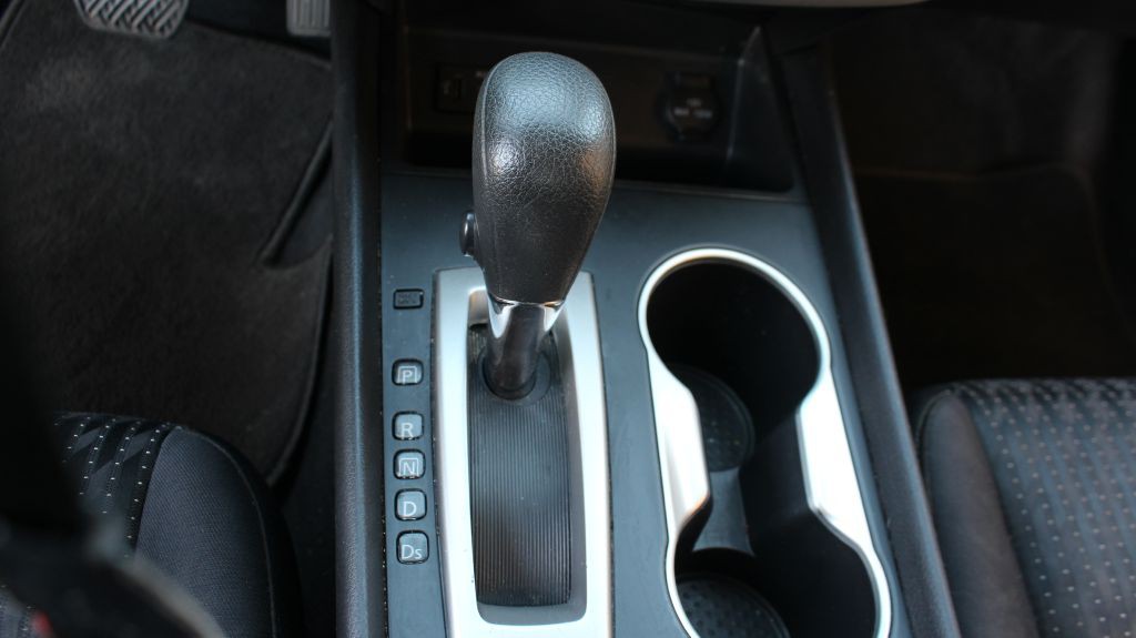 2016 Nissan Altima Image 24