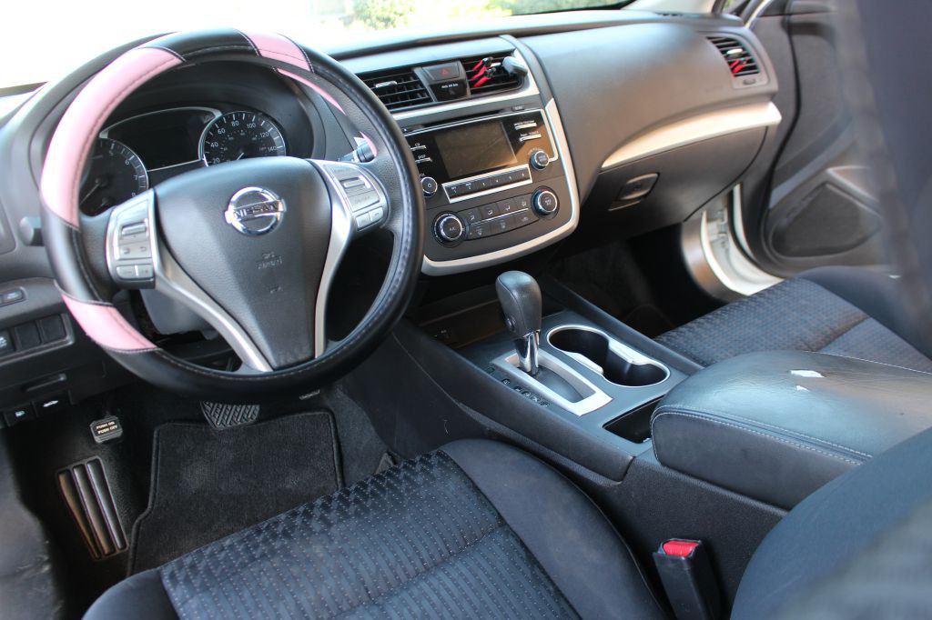 2016 Nissan Altima Image 26