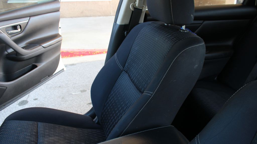 2016 Nissan Altima Image 27