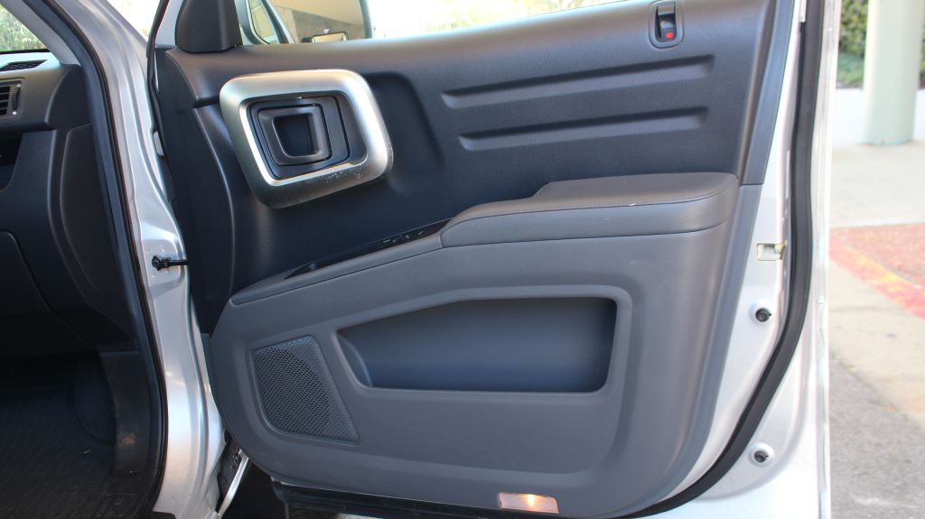 2006 Honda Ridgeline Image 28