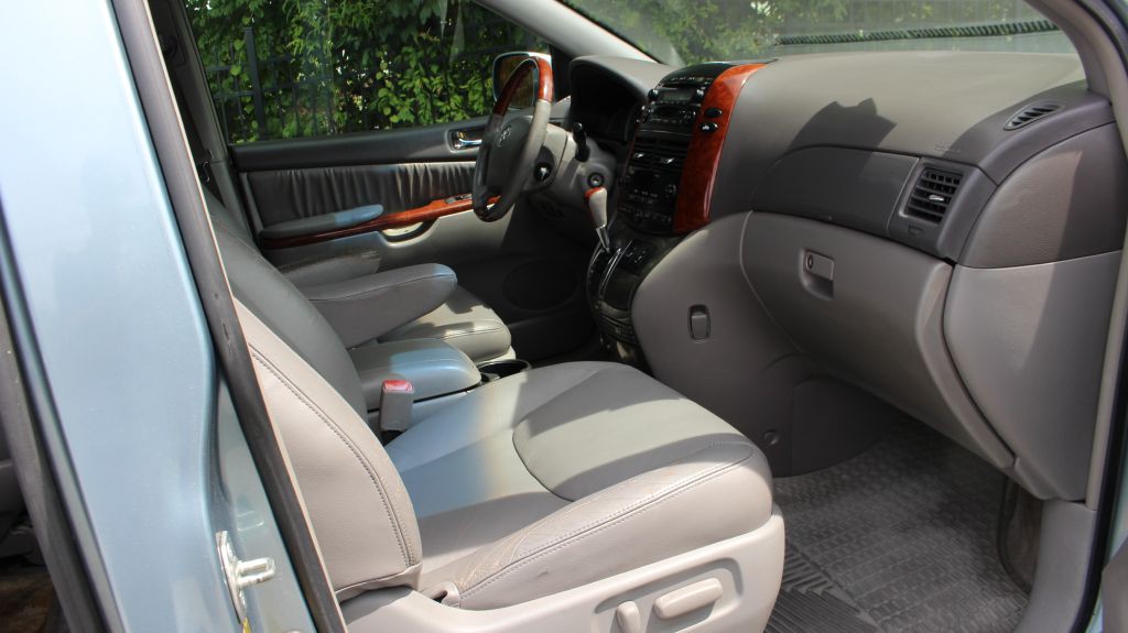 2005 Toyota Sienna Image 10