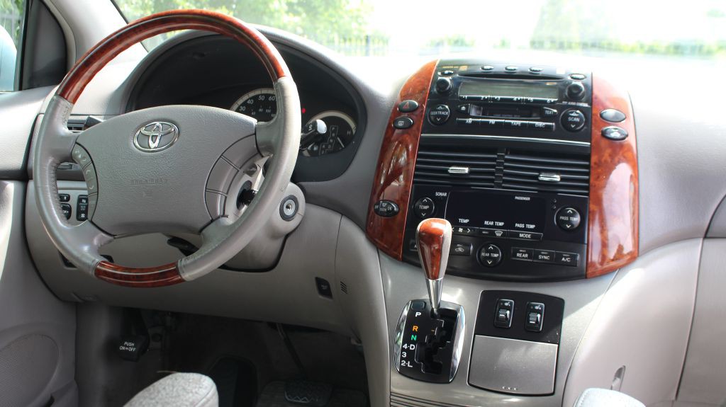 2005 Toyota Sienna Image 17