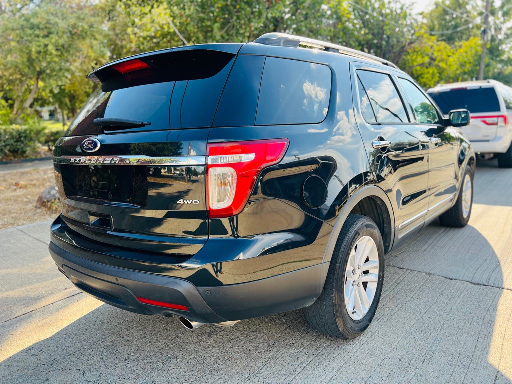 2014 Ford Explorer Image 8