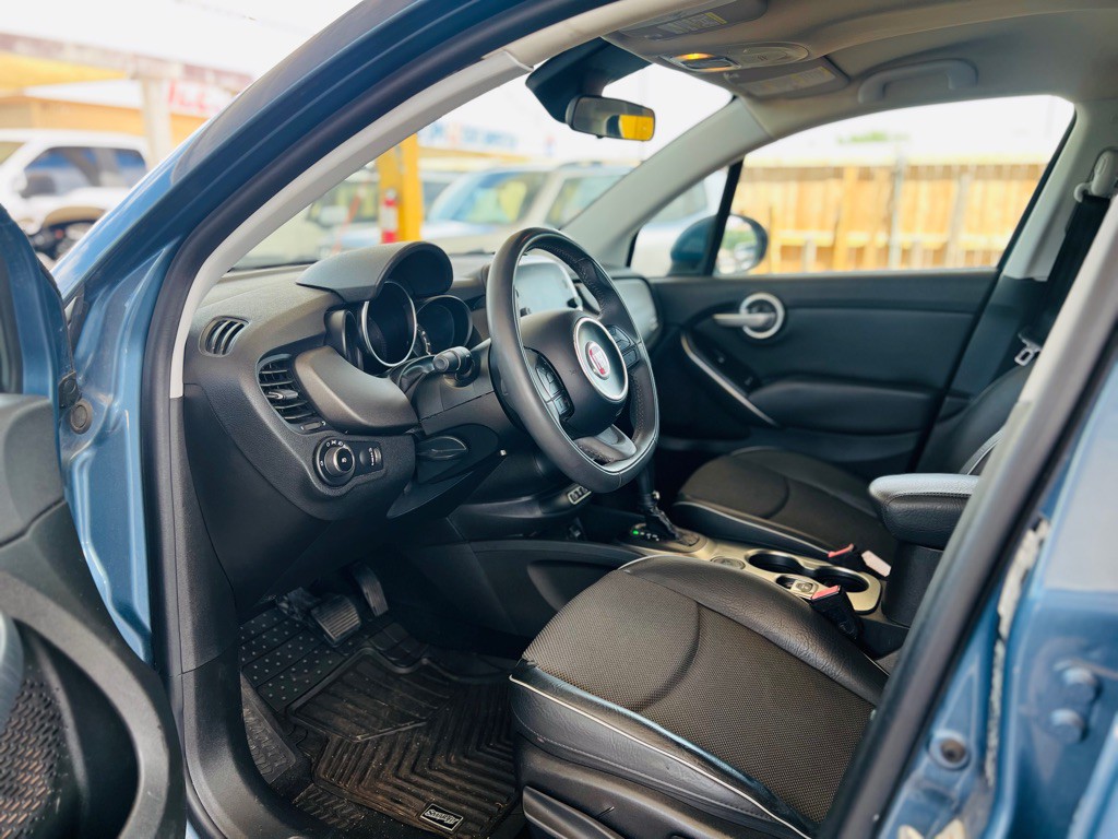 2018 FIAT 500 Image 10