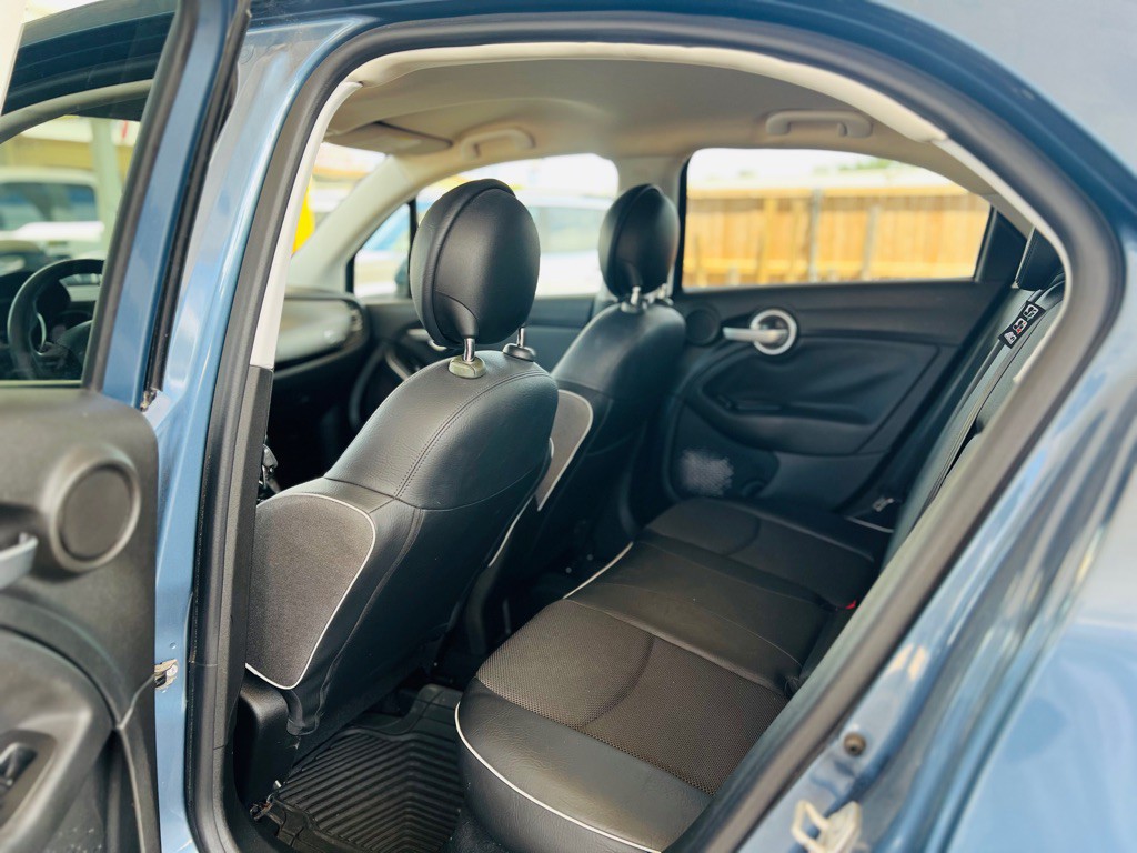 2018 FIAT 500 Image 11