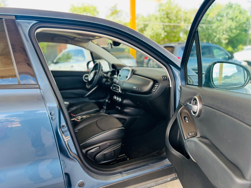 2018 FIAT 500 Image 12