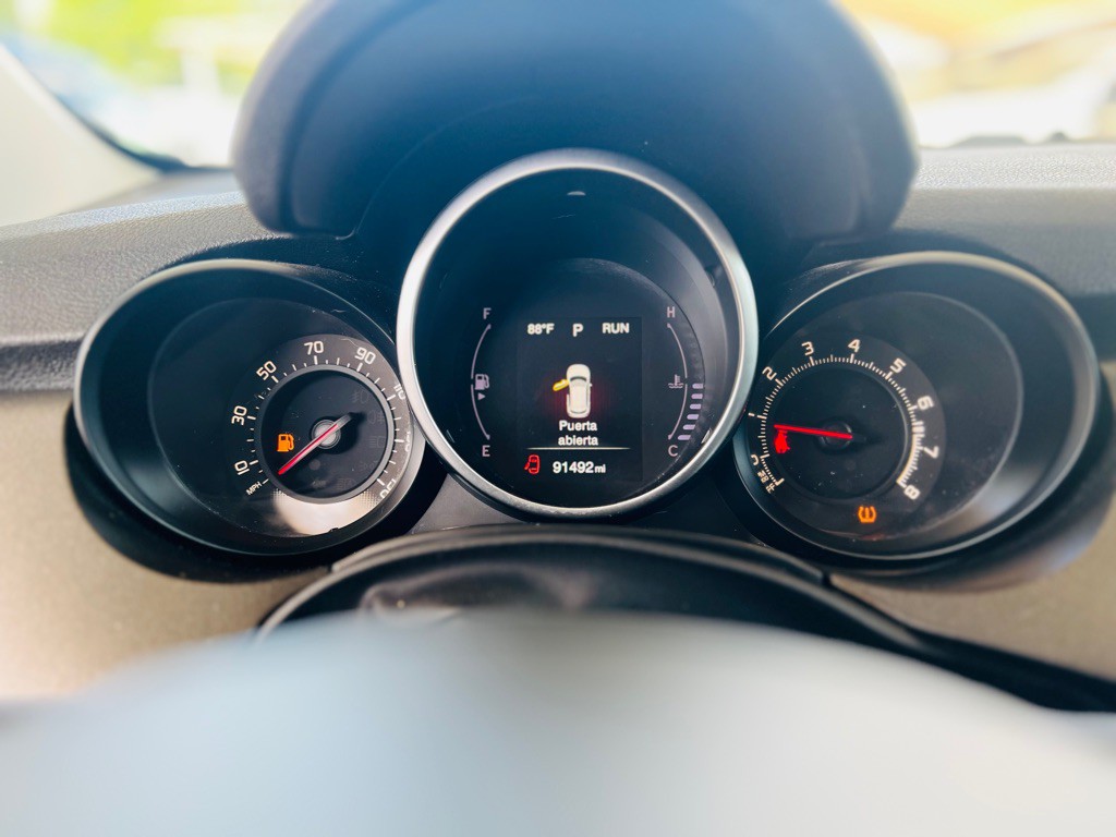 2018 FIAT 500 Image 15