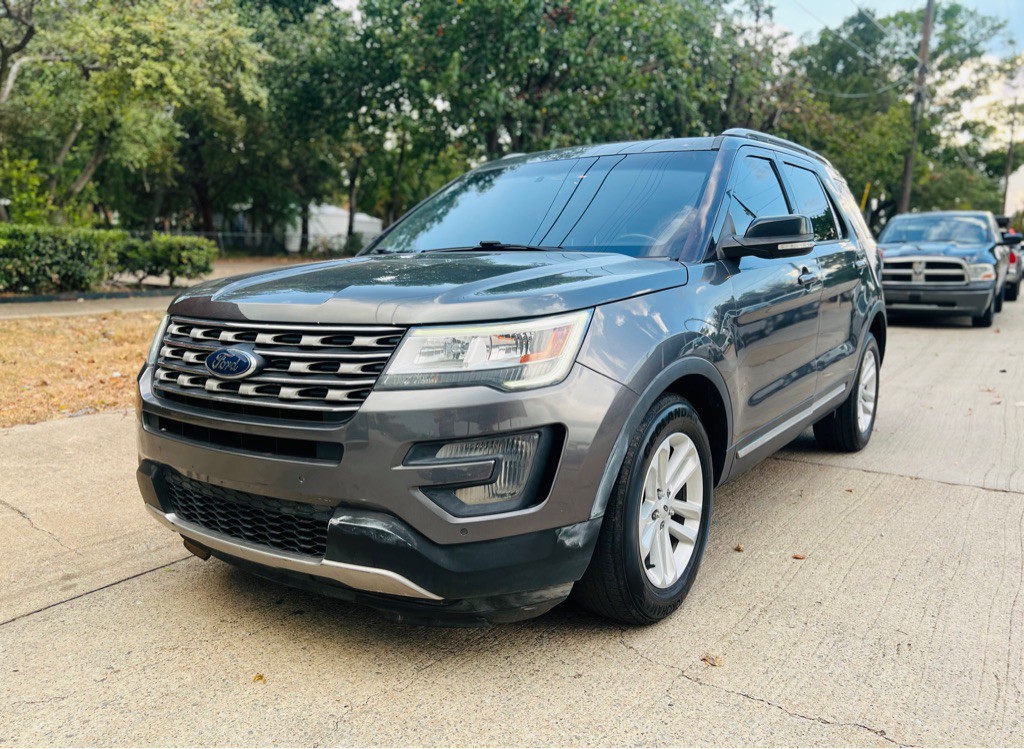 2017 Ford Explorer Image 2