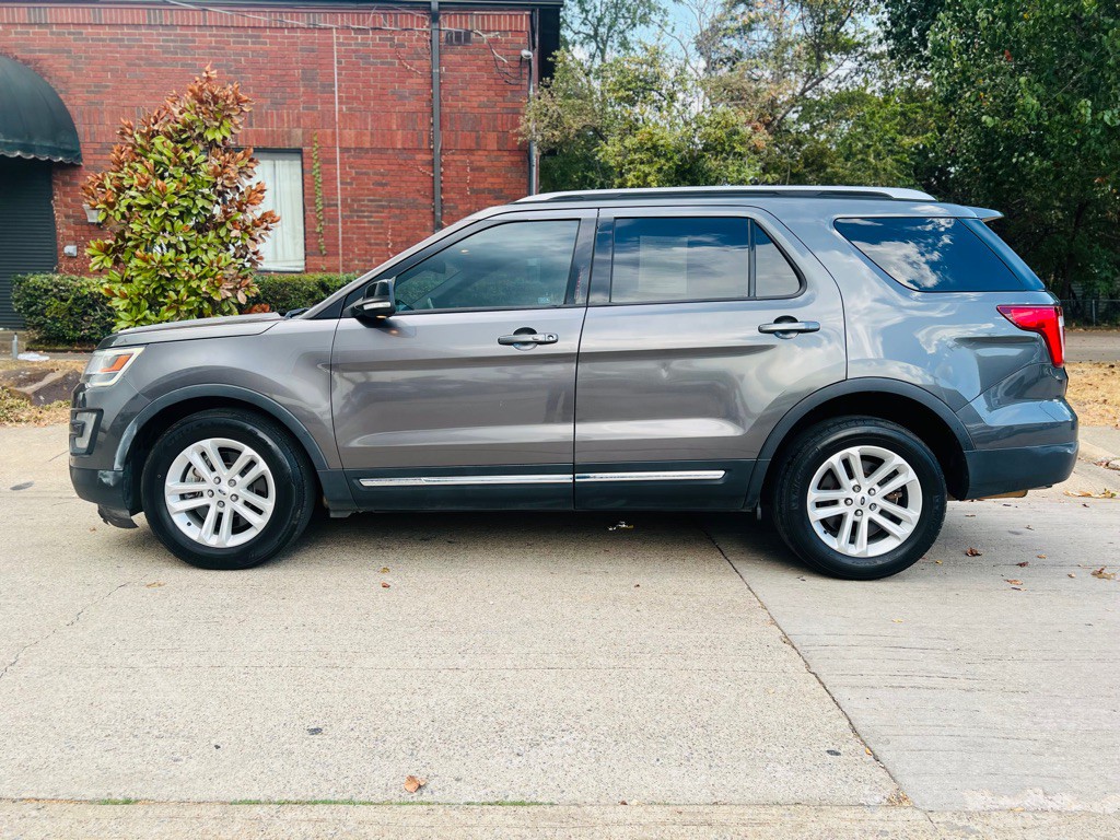 2017 Ford Explorer Image 3
