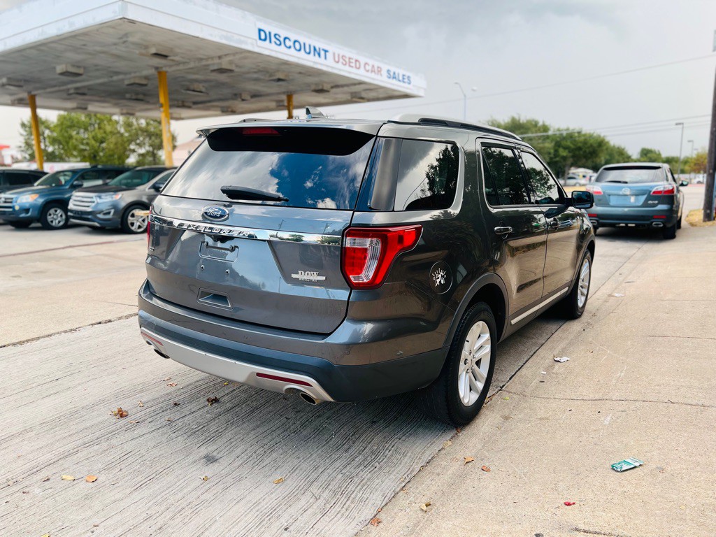2017 Ford Explorer Image 6