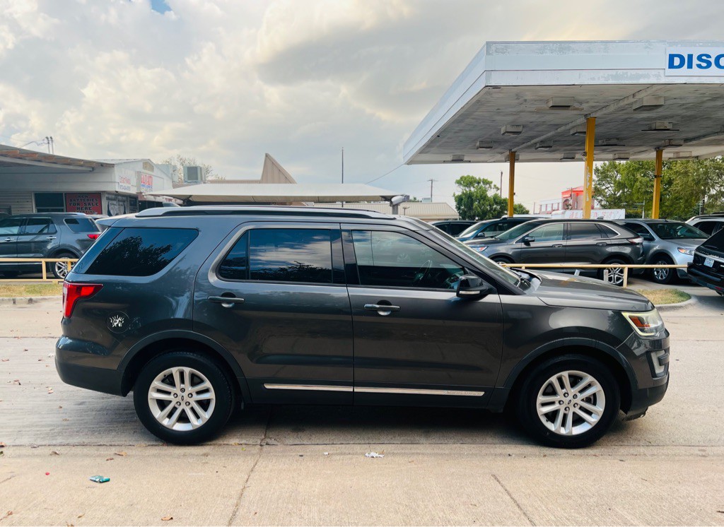 2017 Ford Explorer Image 7