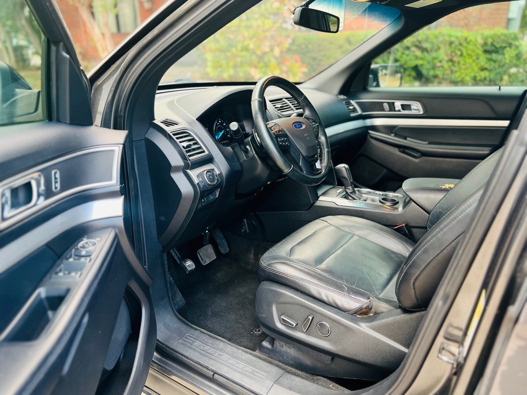 2017 Ford Explorer Image 9