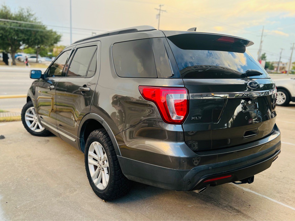 2017 Ford Explorer Image 3