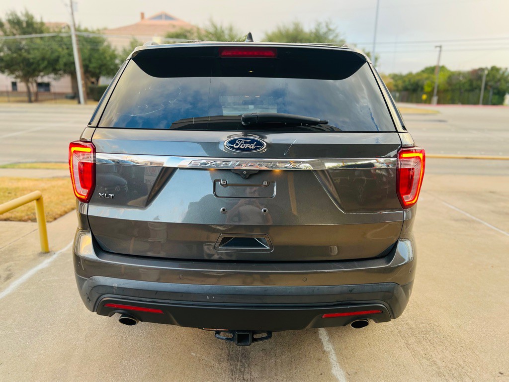 2017 Ford Explorer Image 9
