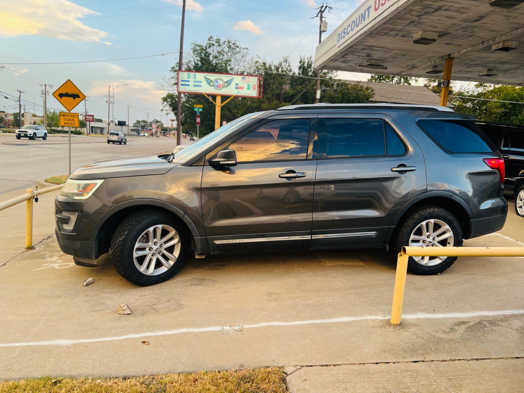 2017 Ford Explorer Image 10