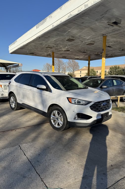 2019 Ford Edge Image 2