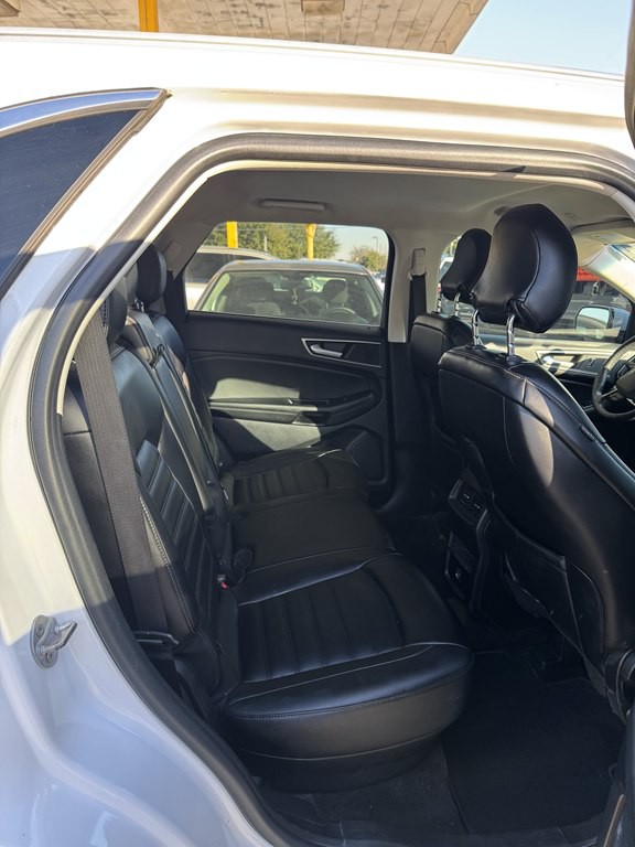 2019 Ford Edge Image 4