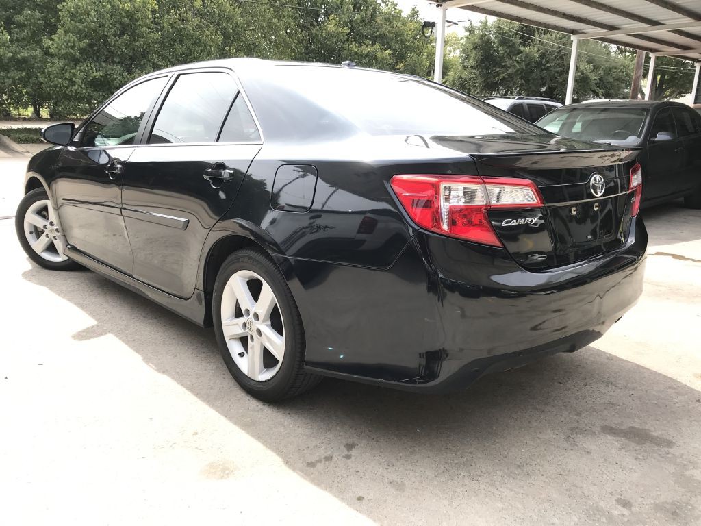 2012 Toyota Camry Image 3
